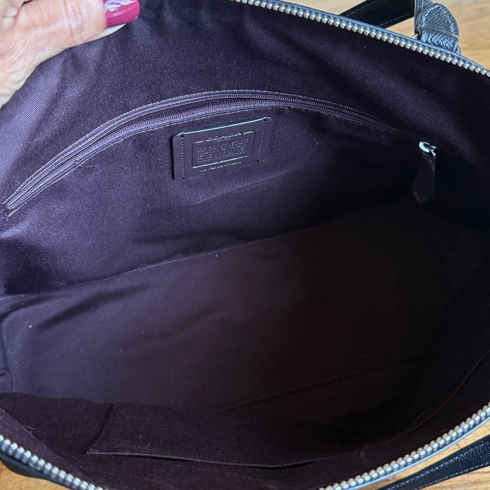 Coach medium size tote - Picture 3 of 4